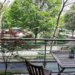 Grand Studio Avec Balcon Proche Montmartre